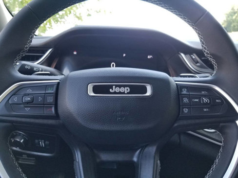 Certified 2023 Jeep Grand Cherokee Laredo image 28
