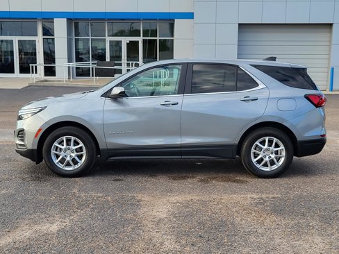 Used 2023 Chevrolet Equinox LT image 2