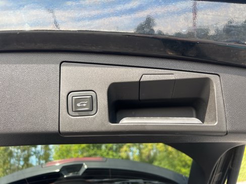 Used 2019 Cadillac XT4 Sport image 17