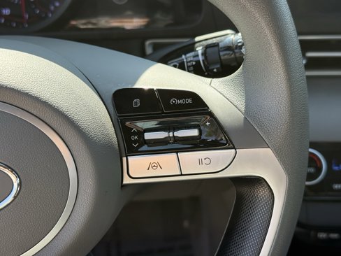 Used 2023 Hyundai Elantra SEL image 17