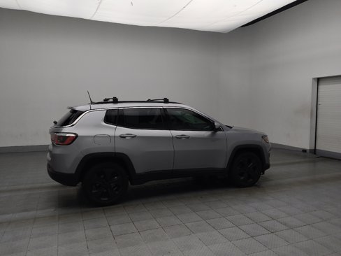 Used 2017 Jeep Compass Latitude w/ Popular Equipment Group image 10