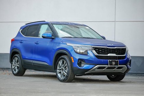 Used 2023 Kia Seltos S w/ Navigation Package image 1