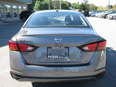 Used 2024 Nissan Altima 2.5 SV image 5