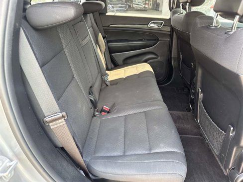 Used 2019 Jeep Grand Cherokee Laredo image 18