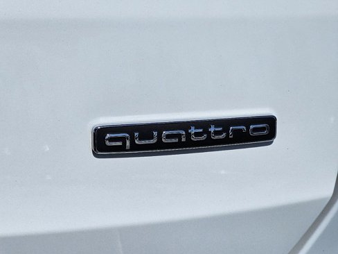 Used 2020 Audi Q3 2.0T Premium Plus w/ Premium Plus Package image 14