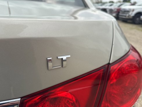 Used 2014 Chevrolet Cruze LT image 42