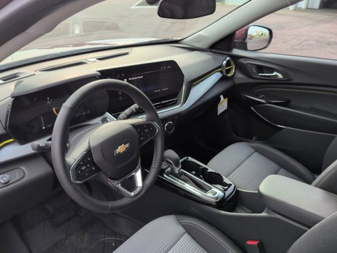 New 2025 Chevrolet Trax LT w/ Driver Confidence Package image 9