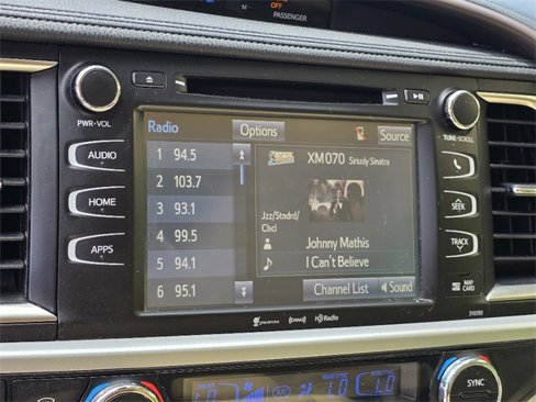 Used 2019 Toyota Highlander XLE image 4