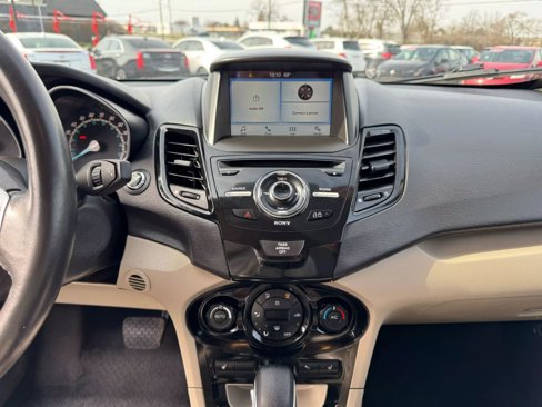Used 2017 Ford Fiesta Titanium image 13