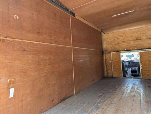 Used 2016 Ford E-450 and Econoline 450 Super Duty image 36