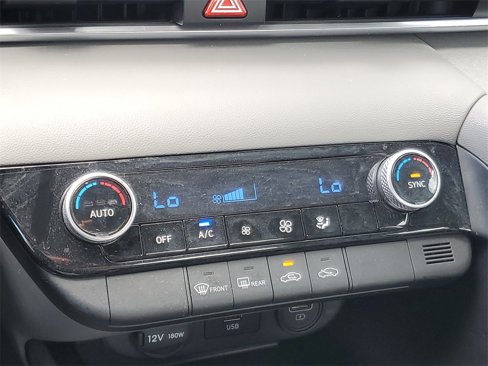 Used 2022 Hyundai Elantra SEL image 22