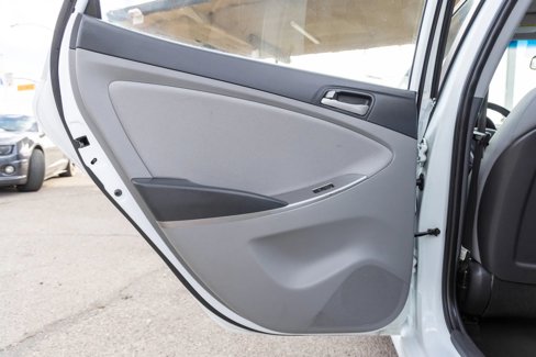 Used 2016 Hyundai Accent SE image 12