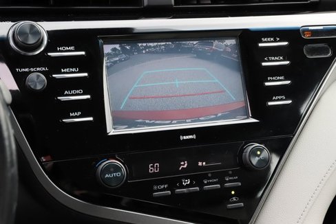 Used 2020 Toyota Camry SE image 19