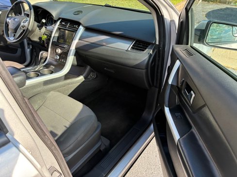 Used 2011 Ford Edge SEL w/ 201A Rapid Spec Order Code image 17