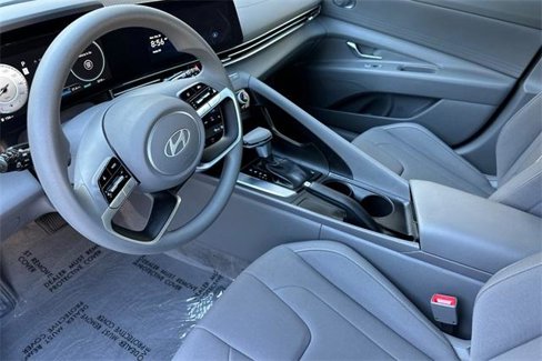 Used 2024 Hyundai Elantra SEL image 10