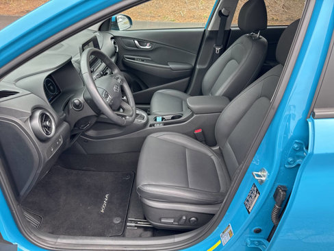 Used 2022 Hyundai Kona Limited w/ Cargo Package image 9