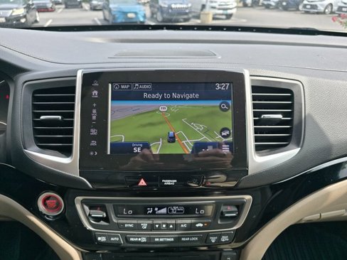 Used 2018 Honda Pilot Touring image 13
