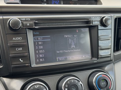 Used 2015 Toyota RAV4 LE image 21