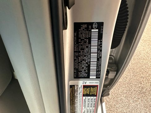 Used 2012 Toyota Avalon Limited image 54