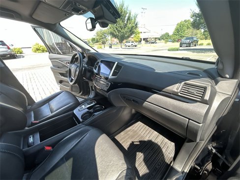 Used 2016 Honda Pilot Touring image 44