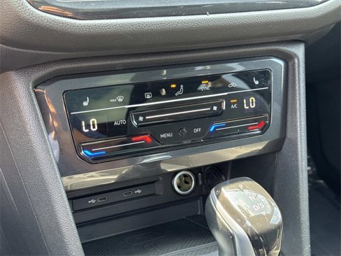 Certified 2023 Volkswagen Tiguan SE R-Line image 23