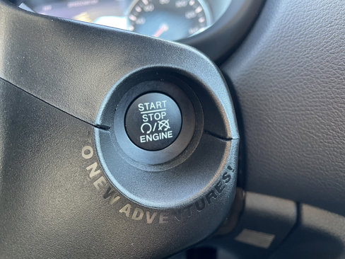 Used 2021 Jeep Renegade Latitude w/ Luxury Group II image 15