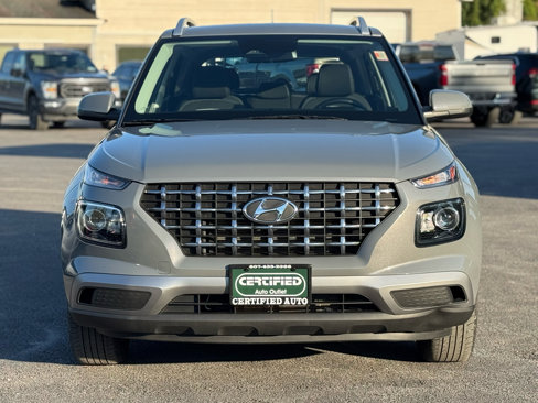 Used 2023 Hyundai Venue SEL image 2