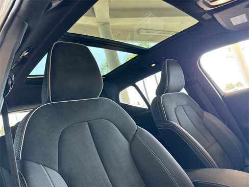 Certified 2023 Volvo XC40 Recharge Ultimate image 16