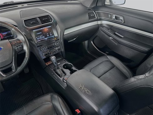 Used 2016 Ford Explorer XLT w/ Equipment Group 202A image 24