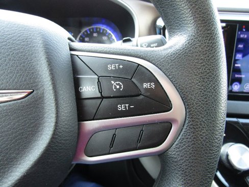 Used 2017 Chrysler Pacifica Touring image 20