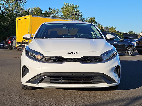 Used 2023 Kia Forte LXS w/ LXS Technology Package image 2