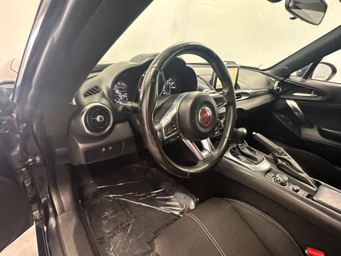 Used 2017 FIAT 124 Spider Classica image 32