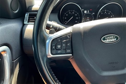 Used 2018 Land Rover Discovery Sport HSE image 18