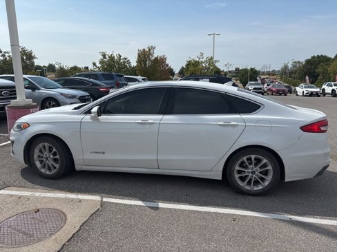 Used 2019 Ford Fusion SEL image 1