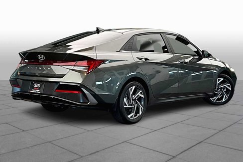 Used 2024 Hyundai Elantra SEL w/ Convenience Package image 11