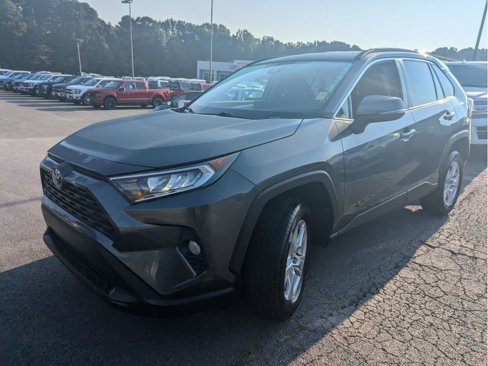Used 2021 Toyota RAV4 XLE image 2