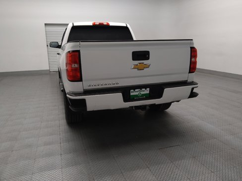 Used 2017 Chevrolet Silverado 1500 Custom w/ Custom Convenience Package image 6