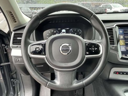 Used 2018 Volvo XC90 T6 Momentum w/ Convenience Package image 17