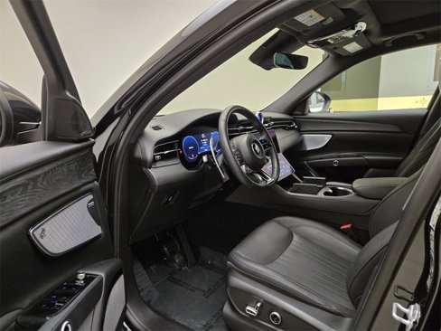 Used 2023 Maserati Grecale GT image 16