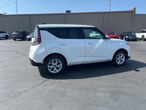 Used 2024 Kia Soul LX w/ Option Group 015 image 7