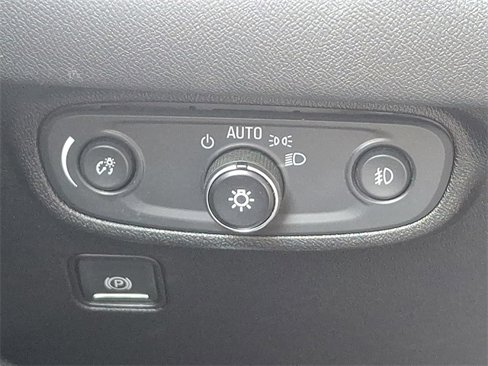 Used 2019 GMC Terrain Denali w/ Advanced Safety Package image 27