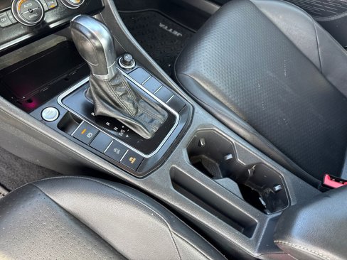 Used 2019 Volkswagen Jetta SEL w/ Cold Weather Package image 24