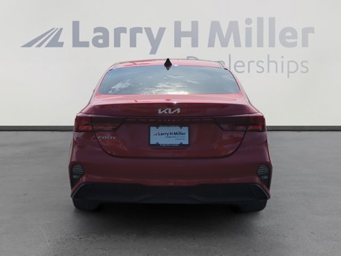 Used 2024 Kia Forte LXS w/ LXS Technology Package image 4