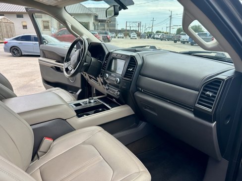 Used 2019 Ford Expedition Max Limited image 19