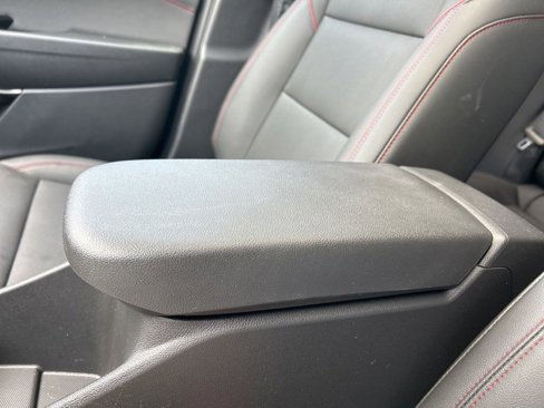 Used 2024 Chevrolet Trax RS w/ Sunroof Package image 30