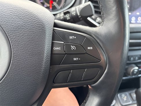 Used 2019 Jeep Cherokee Trailhawk w/ Cold Weather Group image 10