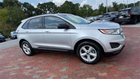 Used 2018 Ford Edge SE image 3