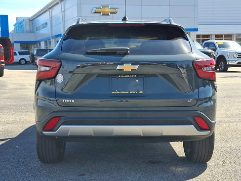 Certified 2025 Chevrolet Trax LT w/ LT Convenience Package image 5