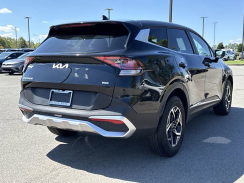 Used 2024 Kia Sportage LX image 5