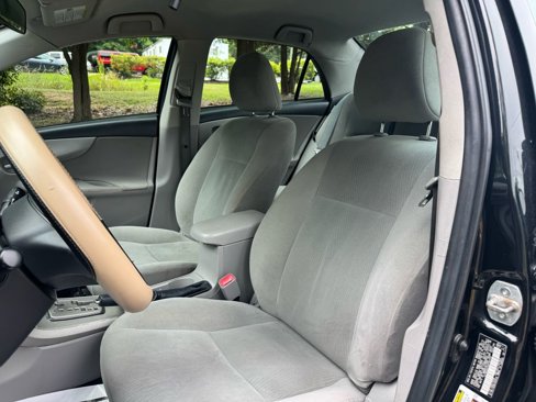 Used 2013 Toyota Corolla LE image 18